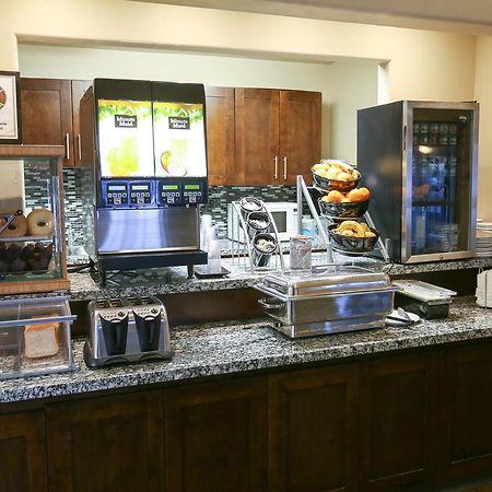 Days Inn By Wyndham Calgary Airport Εξωτερικό φωτογραφία