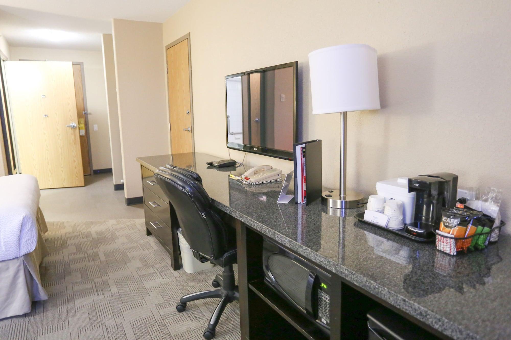 Days Inn By Wyndham Calgary Airport Εξωτερικό φωτογραφία