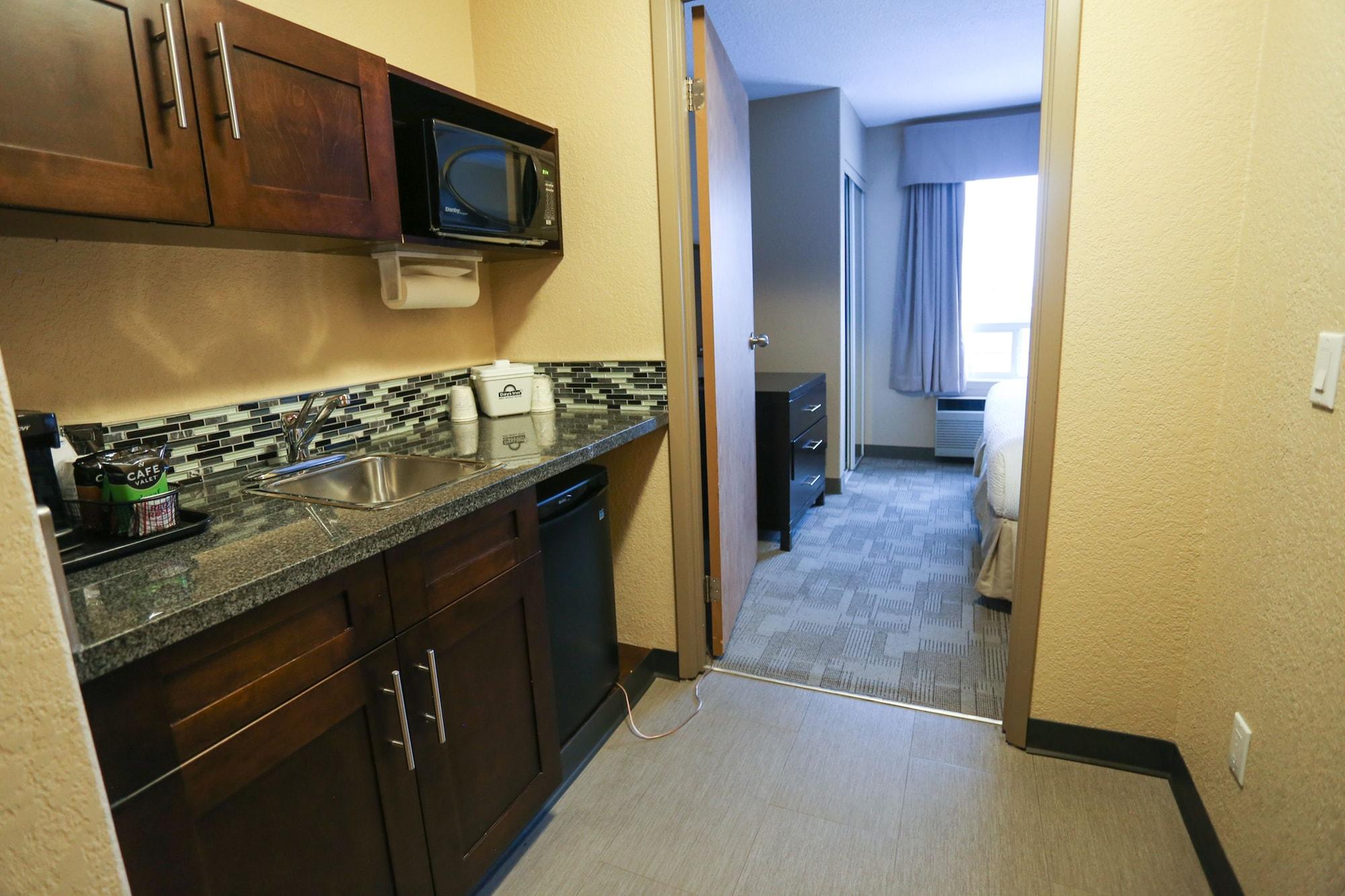 Days Inn By Wyndham Calgary Airport Εξωτερικό φωτογραφία