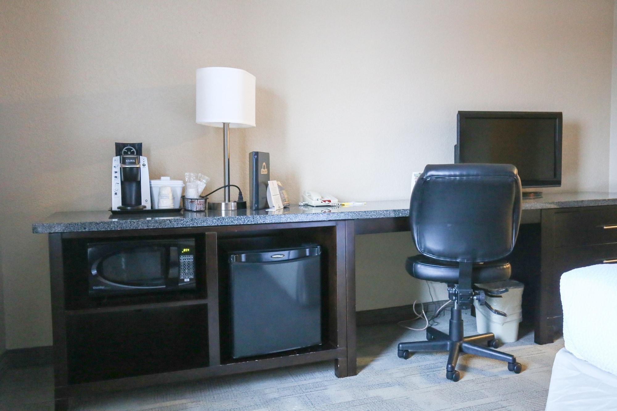 Days Inn By Wyndham Calgary Airport Εξωτερικό φωτογραφία