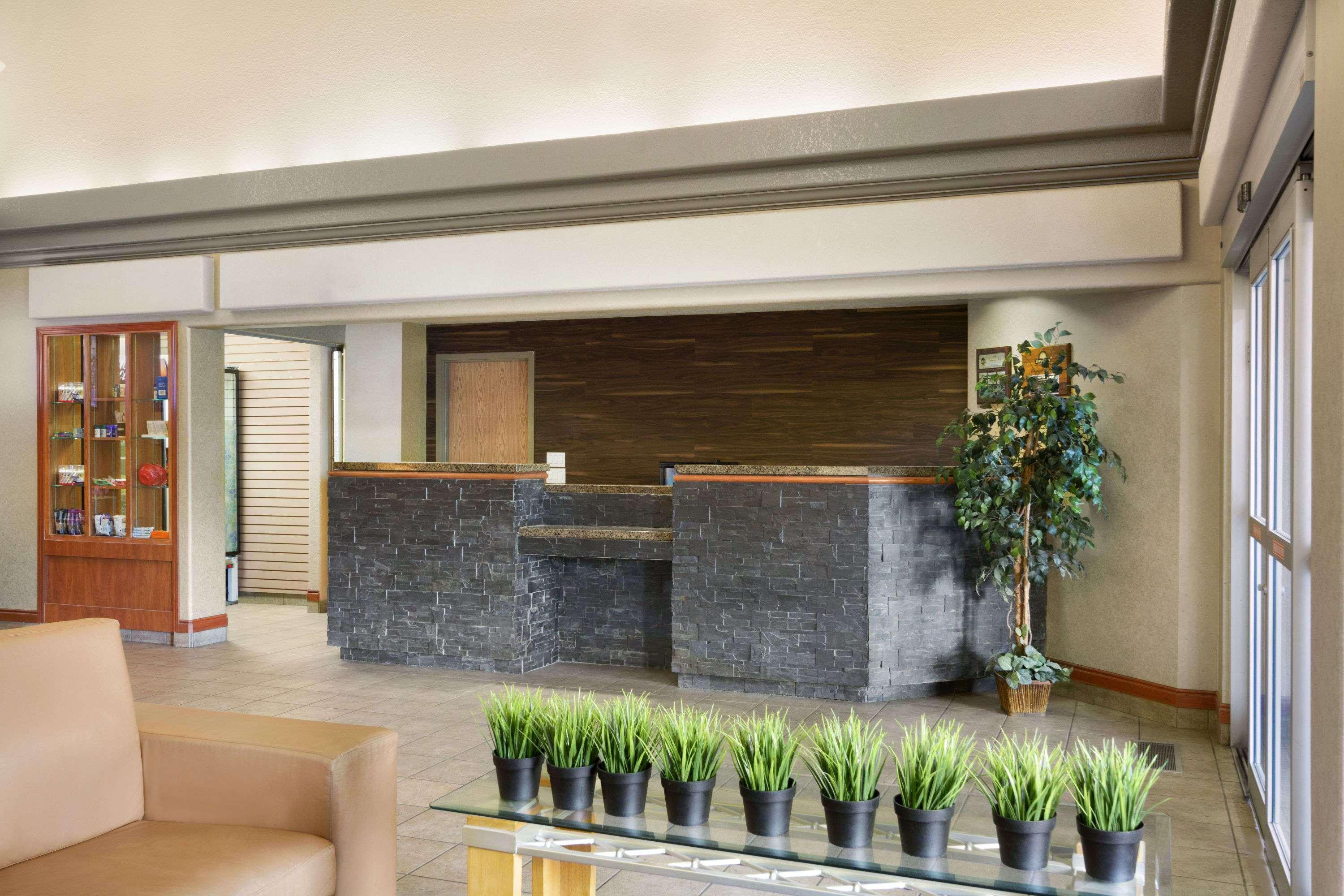 Days Inn By Wyndham Calgary Airport Εξωτερικό φωτογραφία