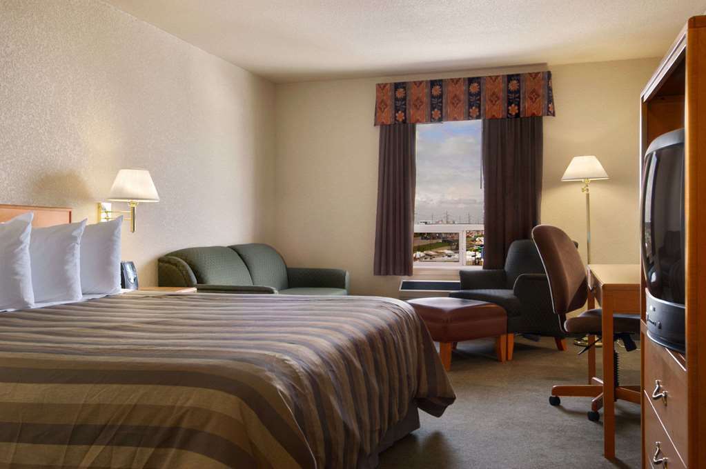 Days Inn By Wyndham Calgary Airport Δωμάτιο φωτογραφία