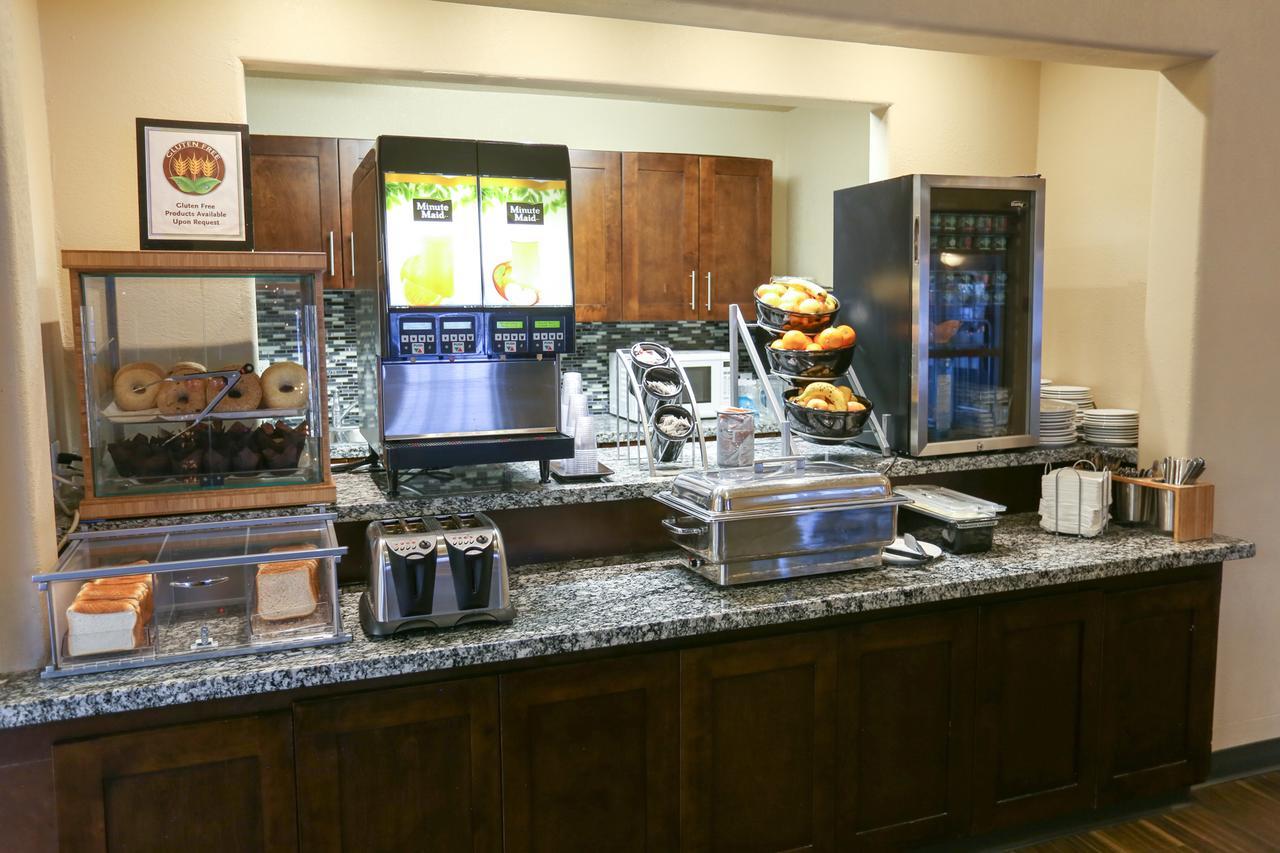 Days Inn By Wyndham Calgary Airport Εξωτερικό φωτογραφία